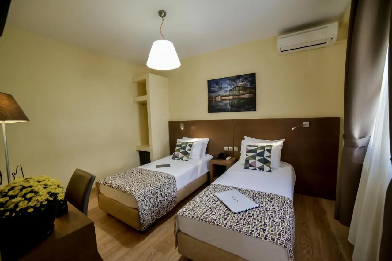 Orestias Kastorias Thessaloniki 2*,